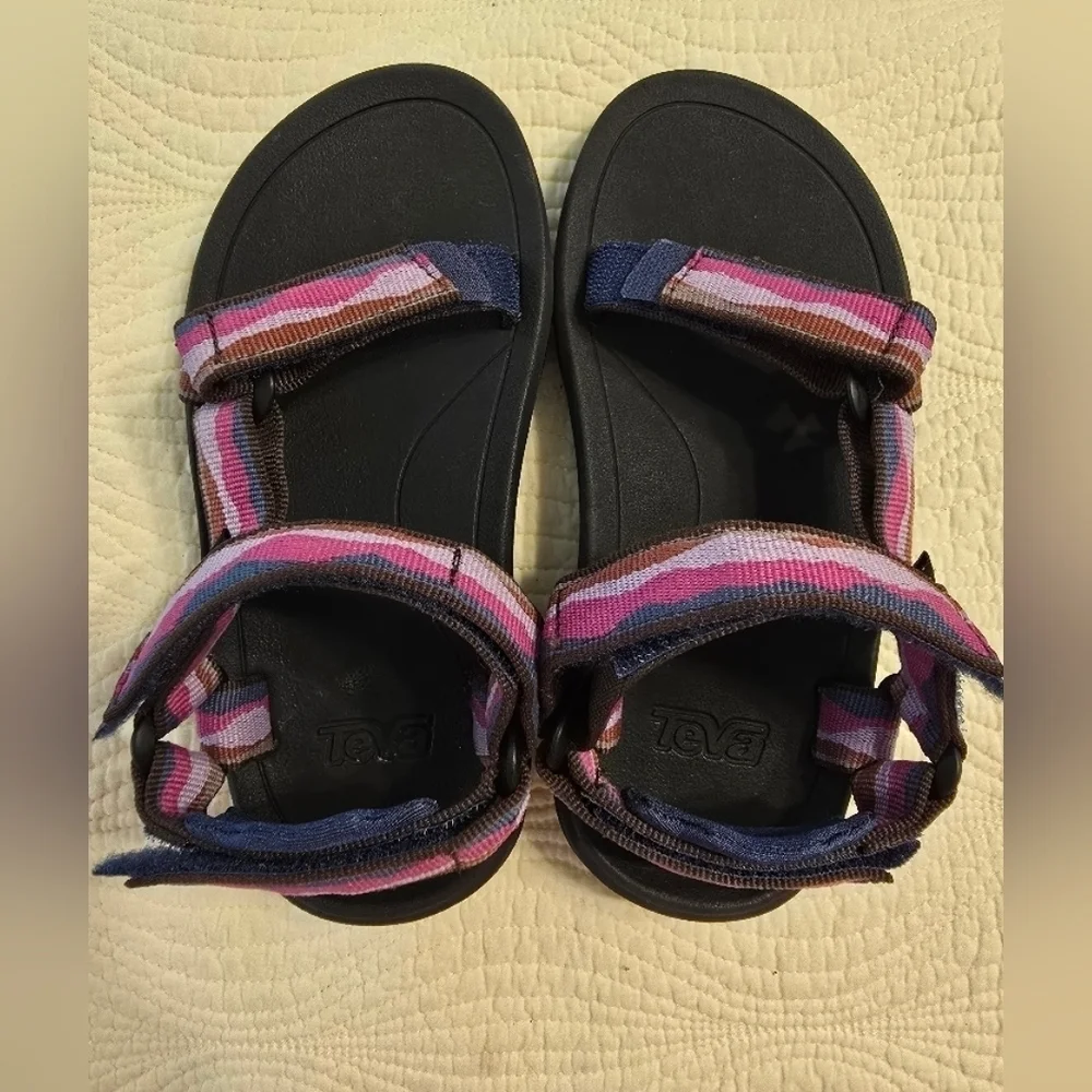 NWT TEVA Kids Hurricane XLT 2 Sandals